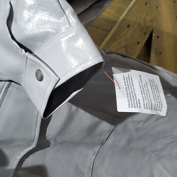 NEW MENS ASOS DESIGN ICY GRAY FAUX  LEATHER CROC OVERSIZED SHACKET SIZE MEDIUM - Picture 8 of 15